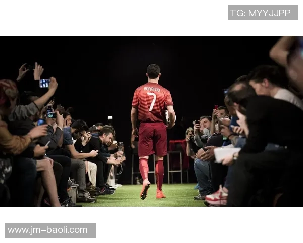 足球巨星赛场伤痛瞬间感人壁纸合集震撼心灵